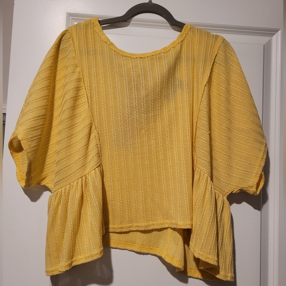 Daytrip bow back loose fitting top - Picture 2 of 4